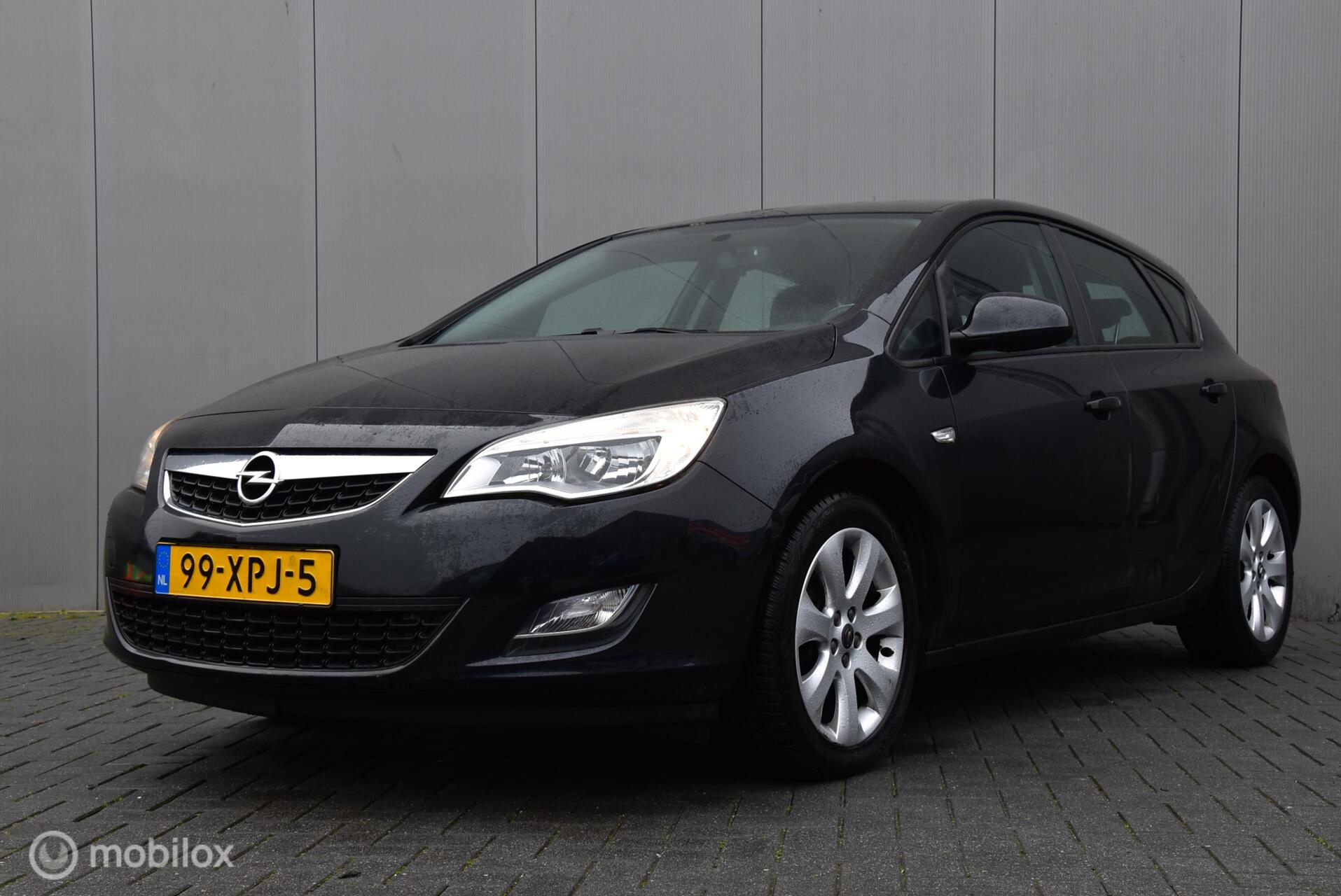 Opel Astra 1.4 Turbo | Cruise | Navi | Bluetooth | 2012 - voorkant