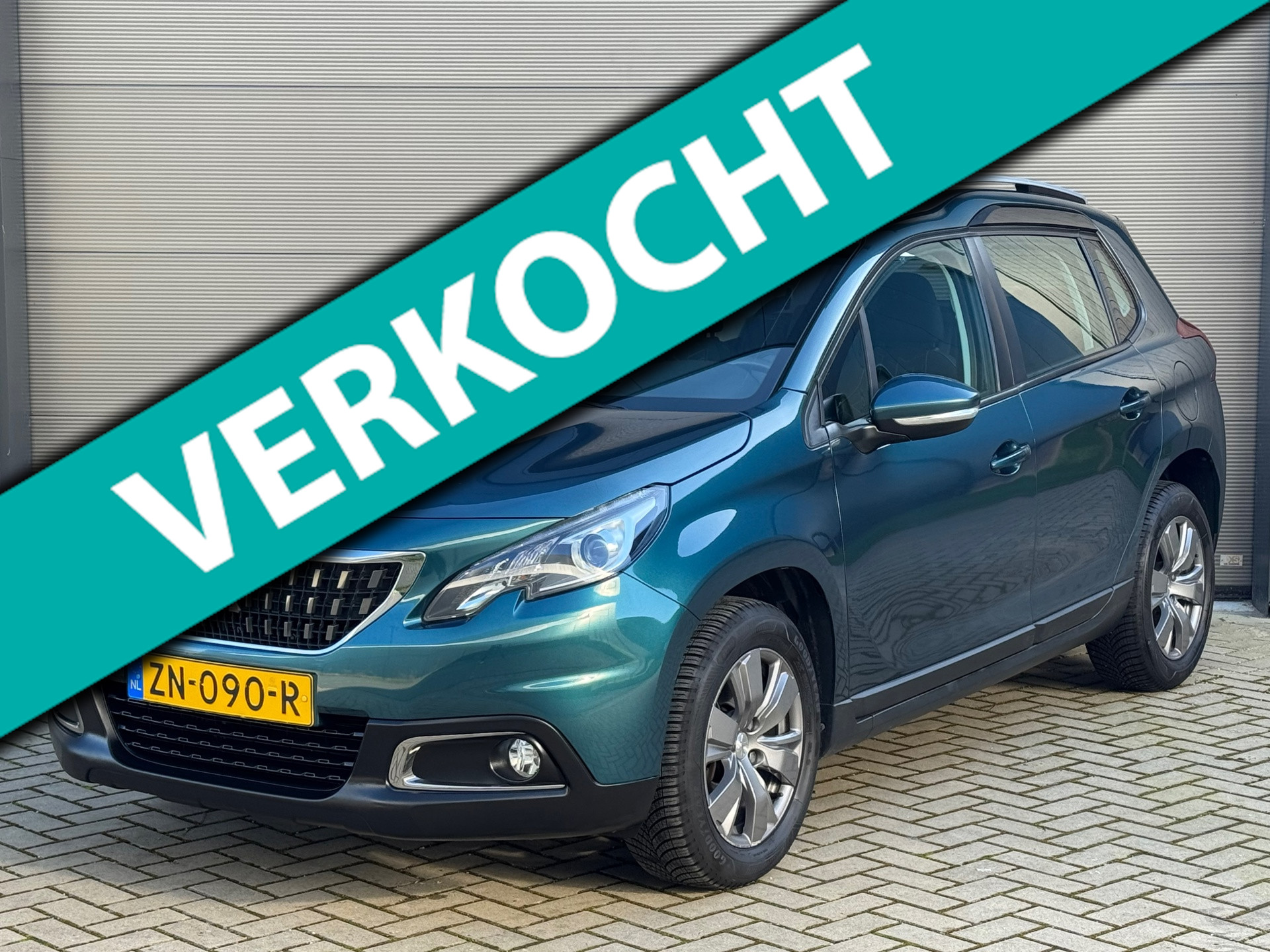 Peugeot 2008 1.2 PureTech Blue Lion Autom. | Panorama | Navi | Distr. riem verv. 2019 - voorkant