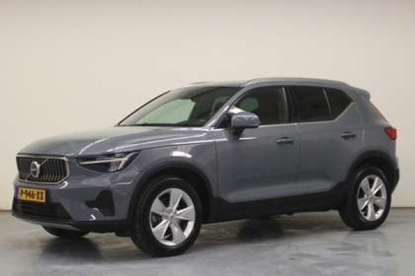 Volvo XC40 2.0 B3 Plus Bright 2022 - voorkant