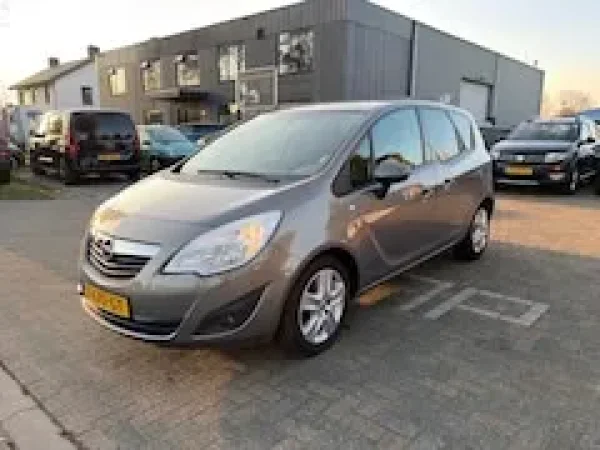 Opel Meriva 1.4 Edition 2010 - voorkant