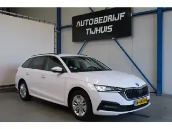 Skoda Octavia 1.0 e-TSI Business Edition 2021 - voorkant