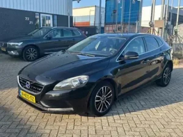 Volvo V40 2.0 D2 Summum 2016 - voorkant