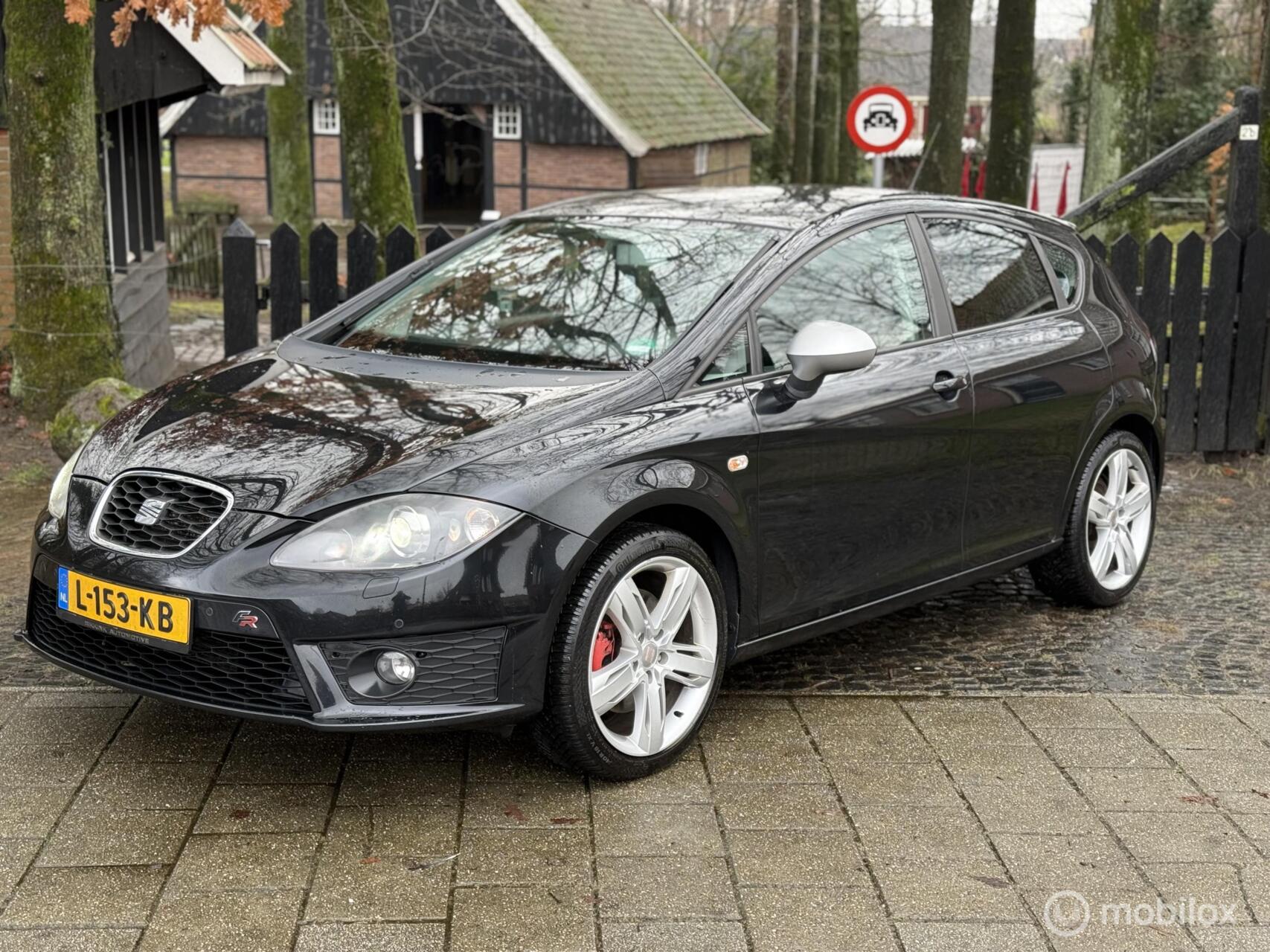 Seat Leon 2.0 TFSI FR 2012 - voorkant