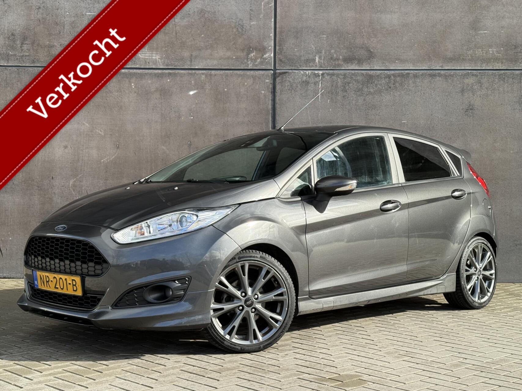 Ford Fiesta 1.0 EcoBoost ST Line APK 02-2027 | Navigatie | Climate control | PDC | 2017 - voorkant