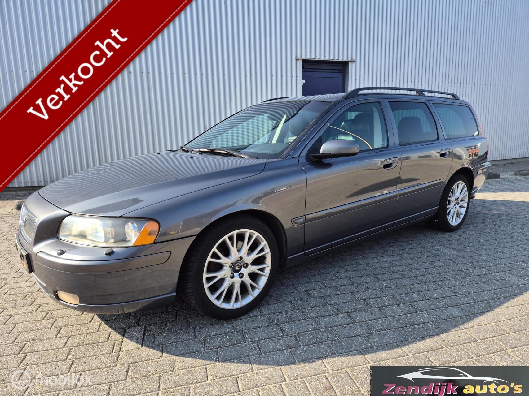 Volvo V70 2.5T Kinetic 210 pK Automaat 2005 - voorkant