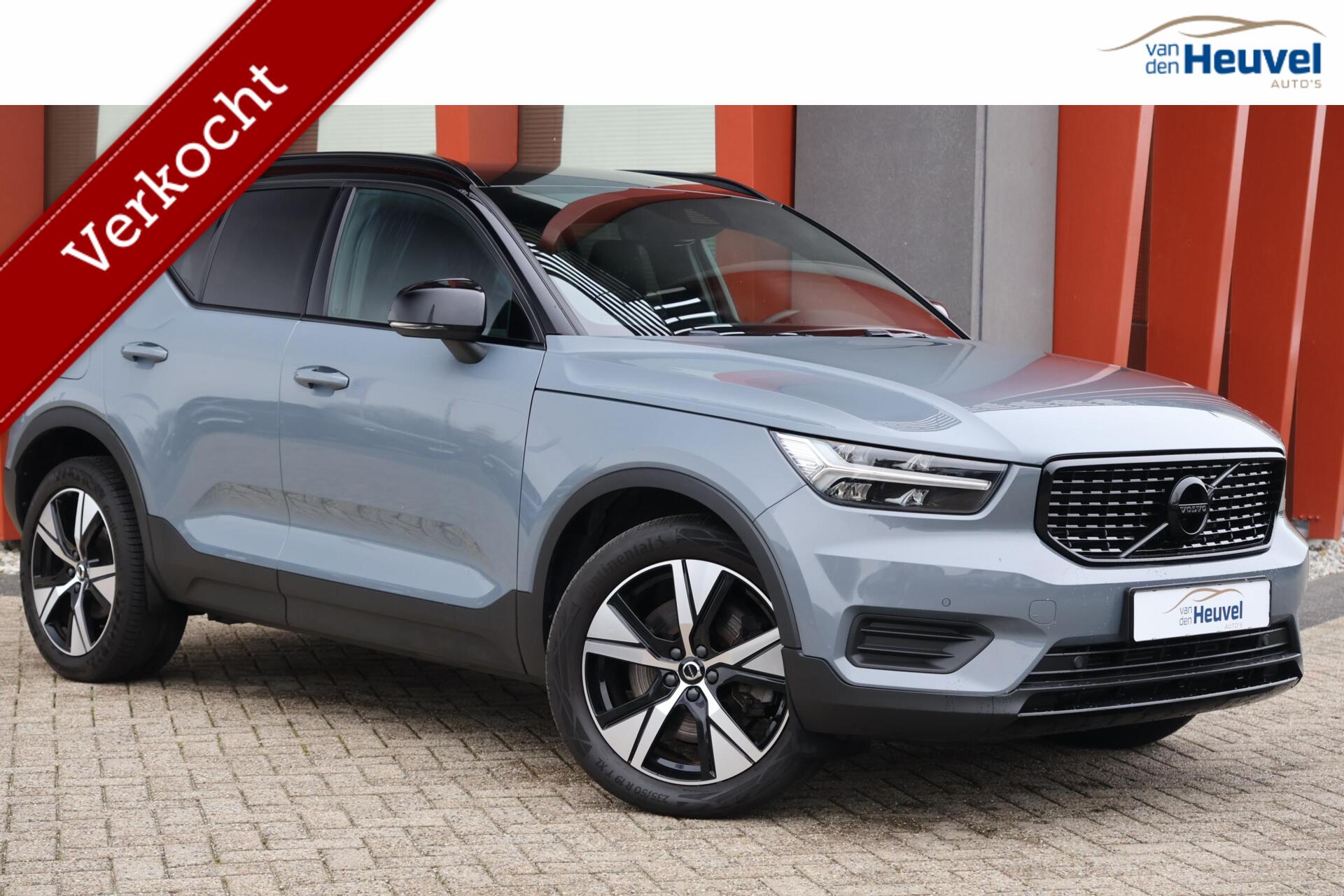 Volvo XC40 T4 Recharge R-Design | Stoelverwarming | Leder | Parkeercamera | H&K | Glossy Black 2021 - voorkant