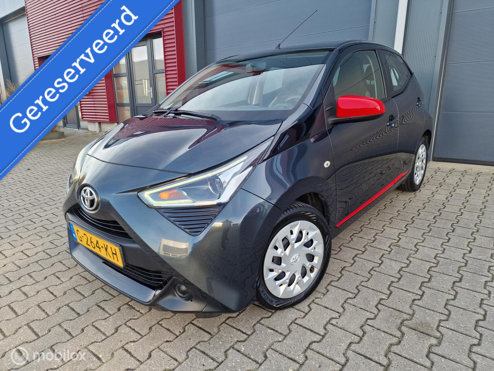 Toyota Toyota Aygo 1.0 VVT-i x-play /AUTOMAAT /Dealer onderhouden 2019 - voorkant