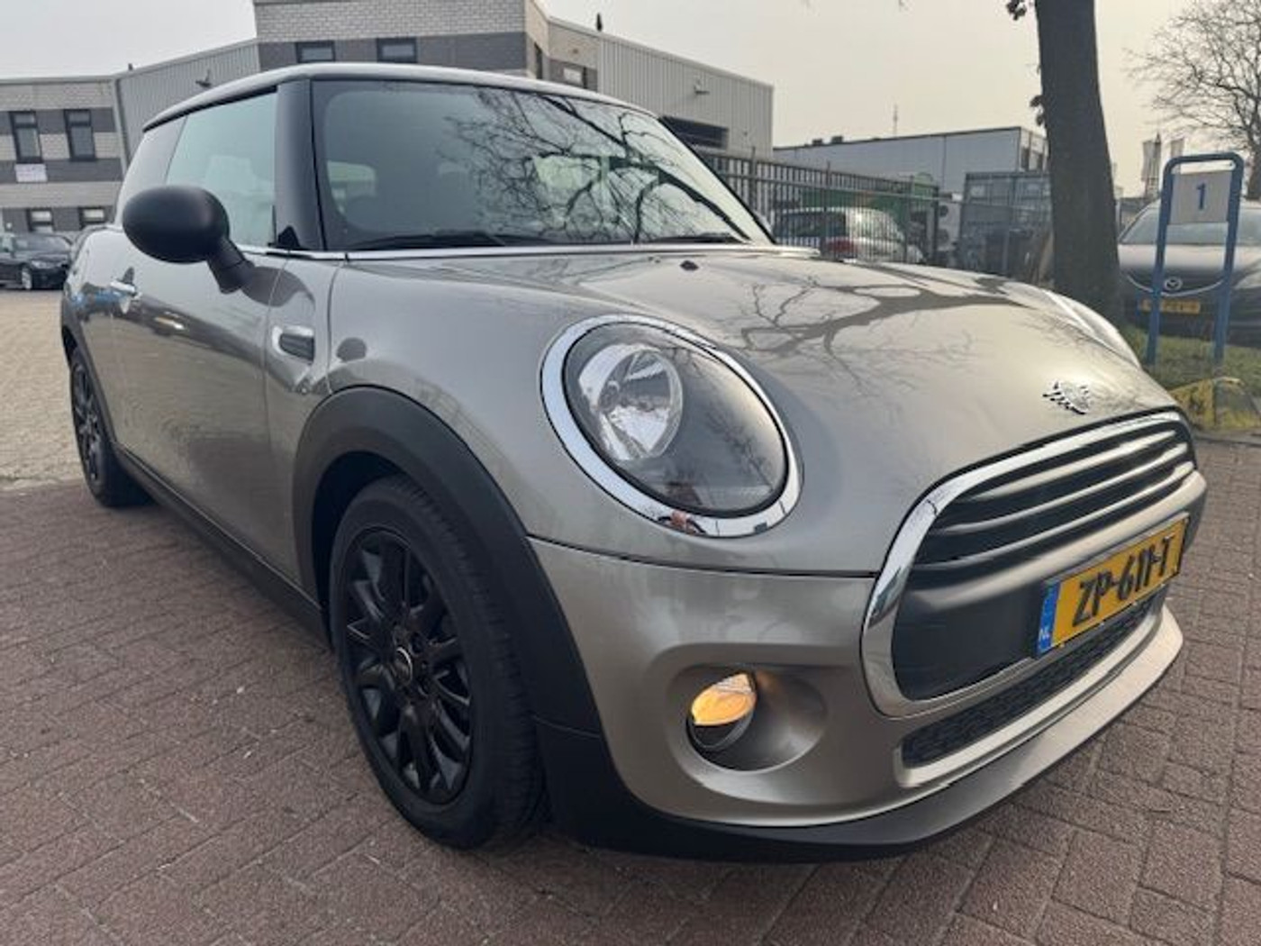 Foto van MINI ONE