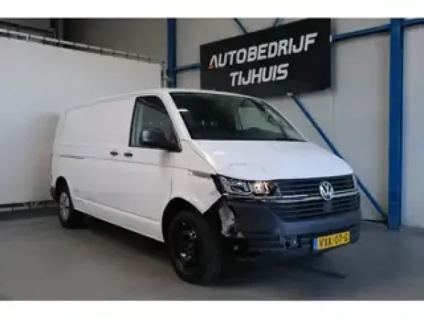 Volkswagen Transporter 2.0 TDI L2H1 2023 - voorkant