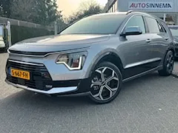 Kia Niro 1.6 GDi Hybrid ExecutiveLine 2023 - voorkant