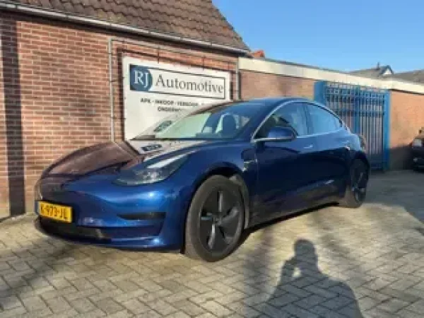 Tesla Model 3 Standard RWD Plus 60 kWh 2020 - voorkant