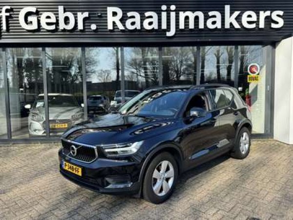 Volvo XC40 1.5 T2 Momentum Core 2022 - voorkant