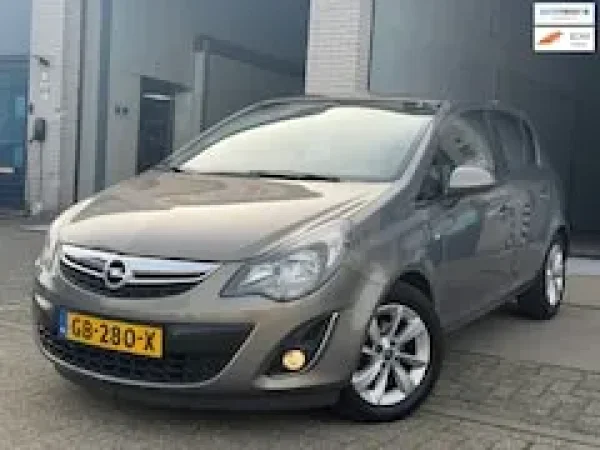 Opel Corsa 1.4-16V Berlin 2014 - voorkant