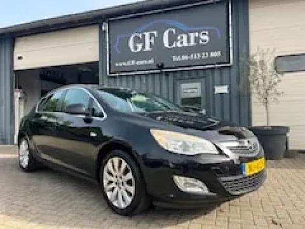 Opel Astra 1.4 Turbo Sport 2010 - voorkant