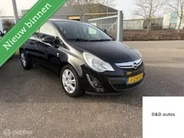 Opel Corsa 1.2-16V Selection 2011 - voorkant