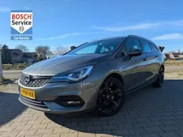 Opel Astra 1.4 Ultimate 2021 - voorkant