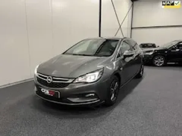Opel Astra 1.0 Turbo 120 Jaar Edition 2019 - voorkant