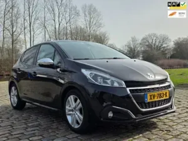 Peugeot 208 1.2 PureTech Signature 2019 - voorkant