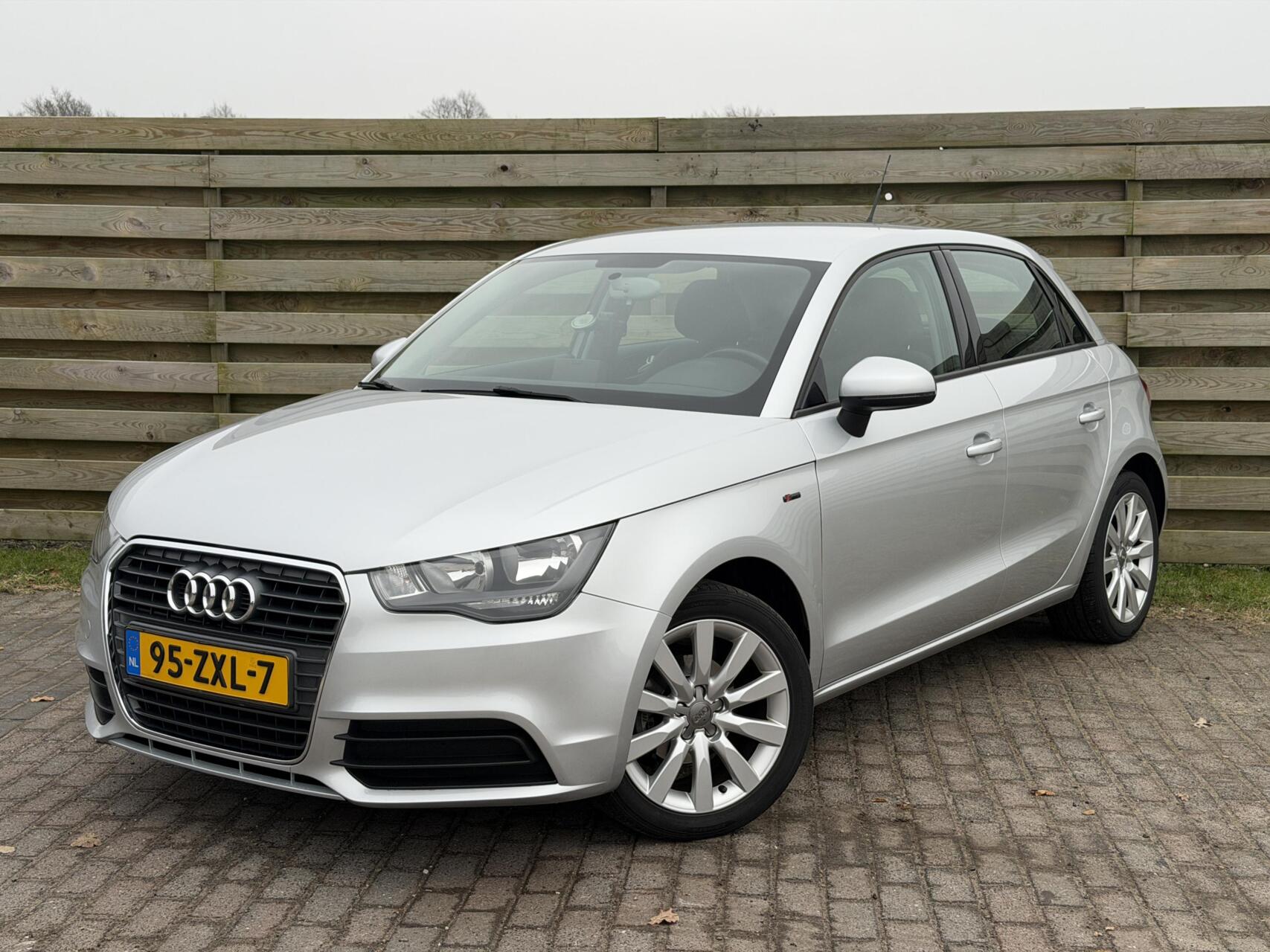 Audi A1 Sportback 1.2 TFSI Cruise Airco Navi 2013 - voorkant