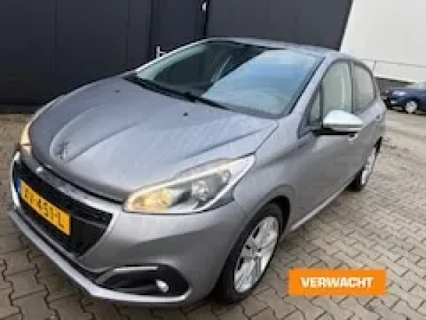 Peugeot 208 1.2 PureTech Signature 2019 - voorkant