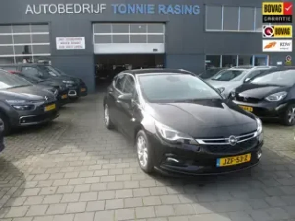 Opel Astra 1.6 Innovation 2018 - voorkant