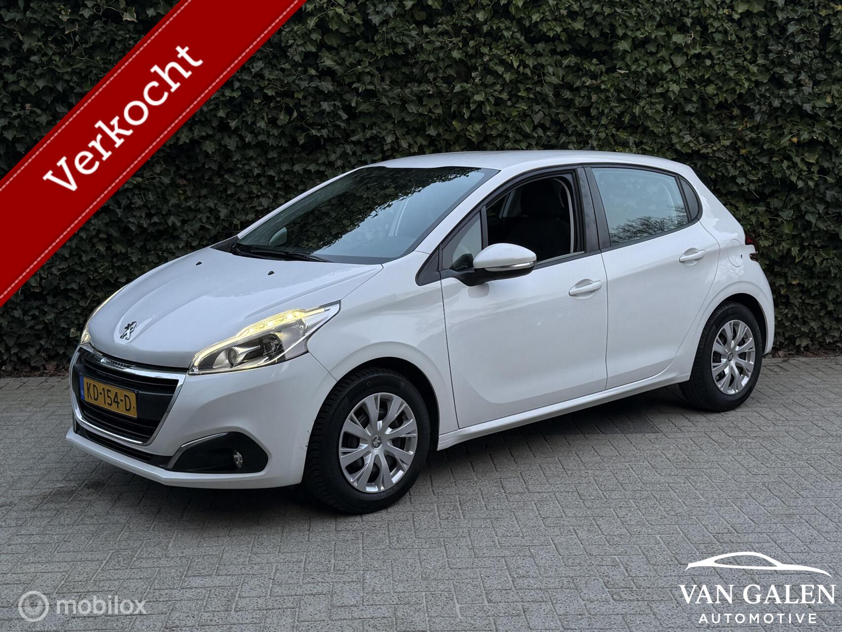 Peugeot 208 1.2 PureTech Airco|Navi|Trekhaak|Nieuwe D-Riem! 2016 - voorkant