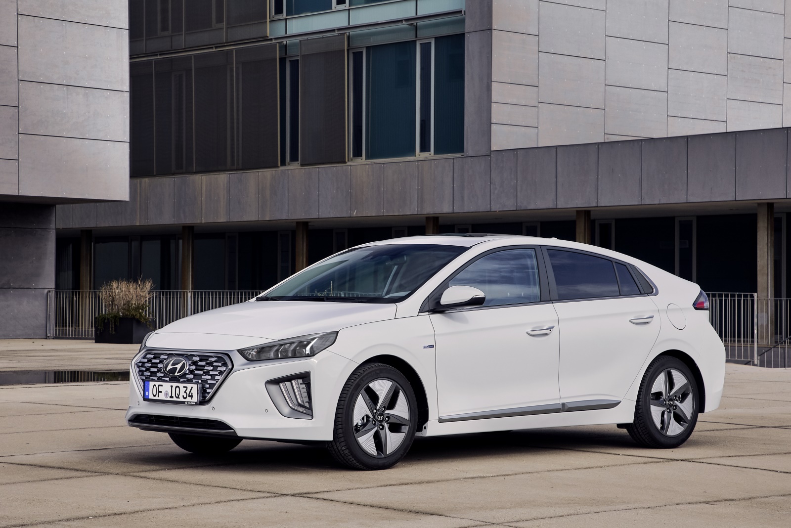 Hyundai Ioniq 1.6 GDi Premium 2018 - voorkant