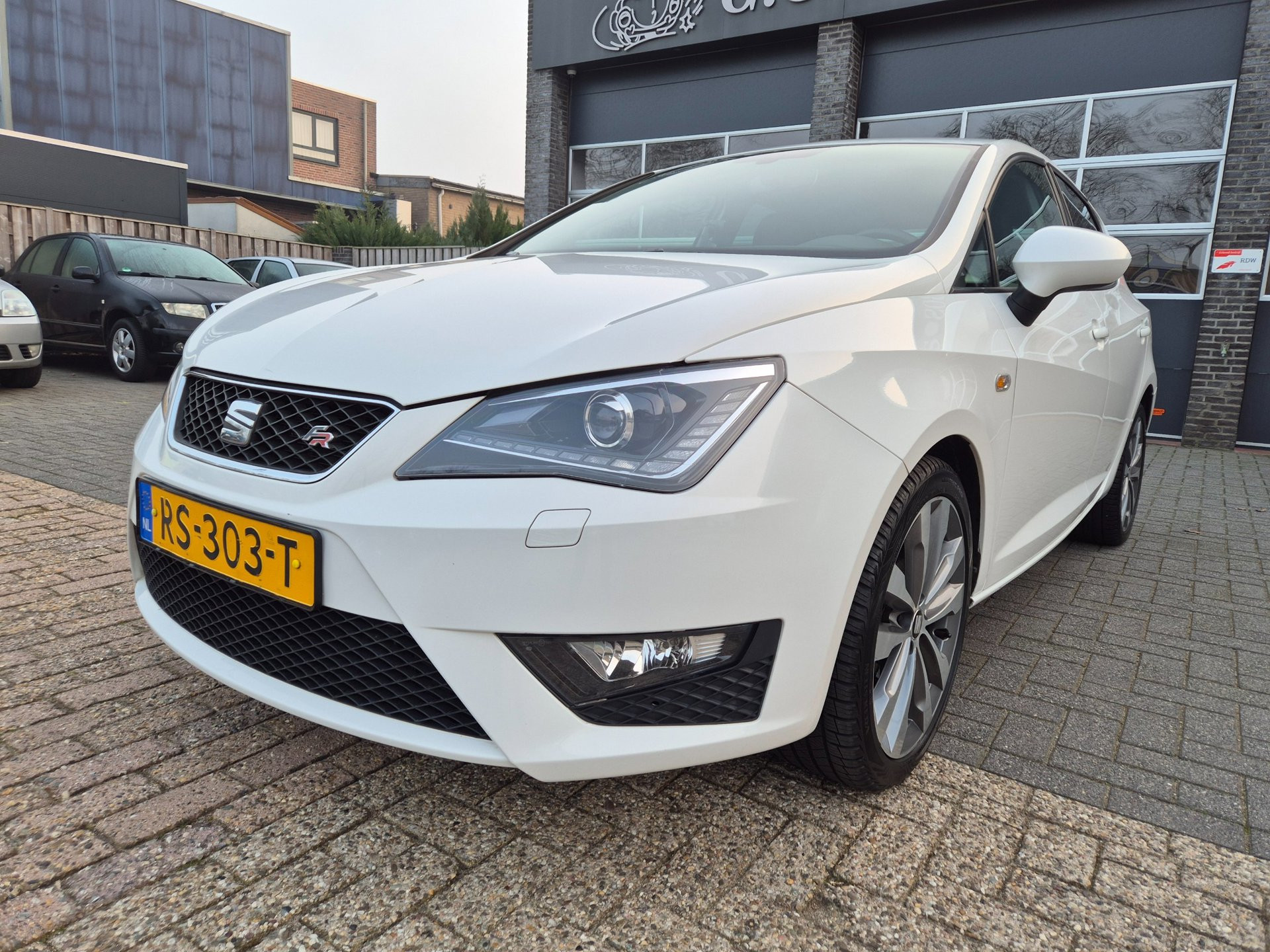 Seat Ibiza 1.0 EcoTSI FR Connect 2017 - voorkant