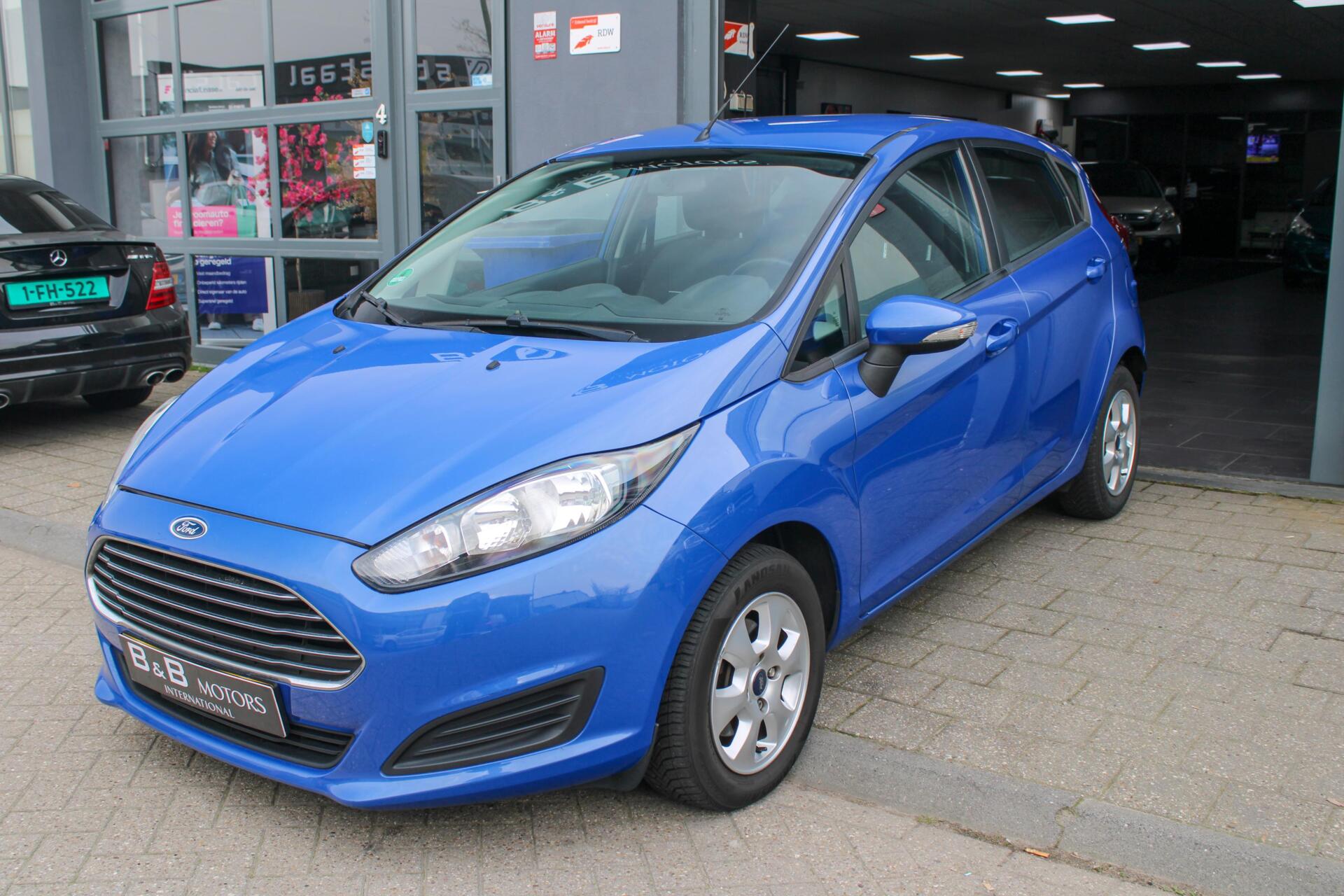Ford Fiesta 1.0 Style|AIRCO|START/STOP|TREKHAAK|DEALER OH 2013 - voorkant