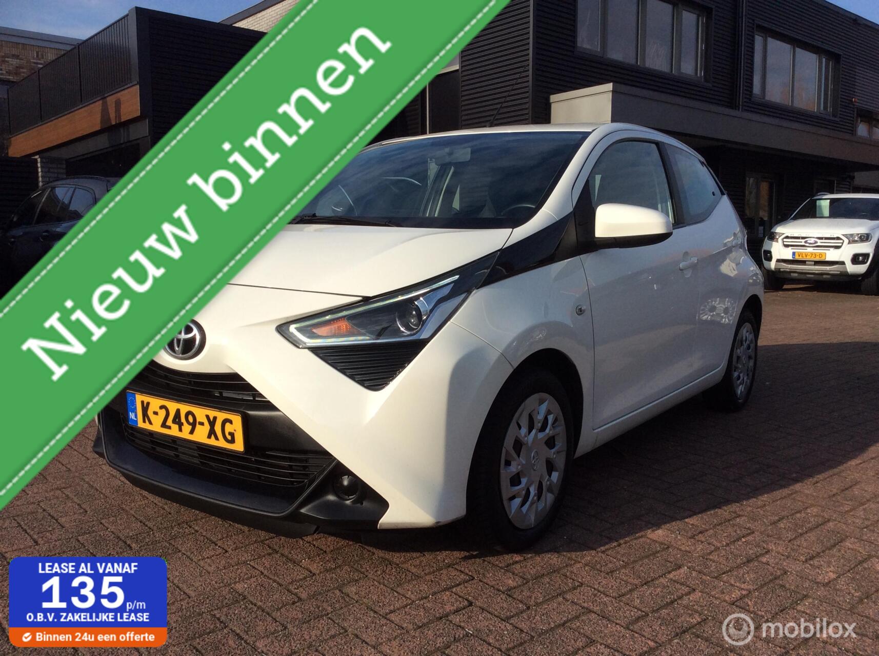 Toyota Toyota Aygo 1.0 VVT-i x-play Automaat Airco Camera Nap Carplay 2021 - voorkant