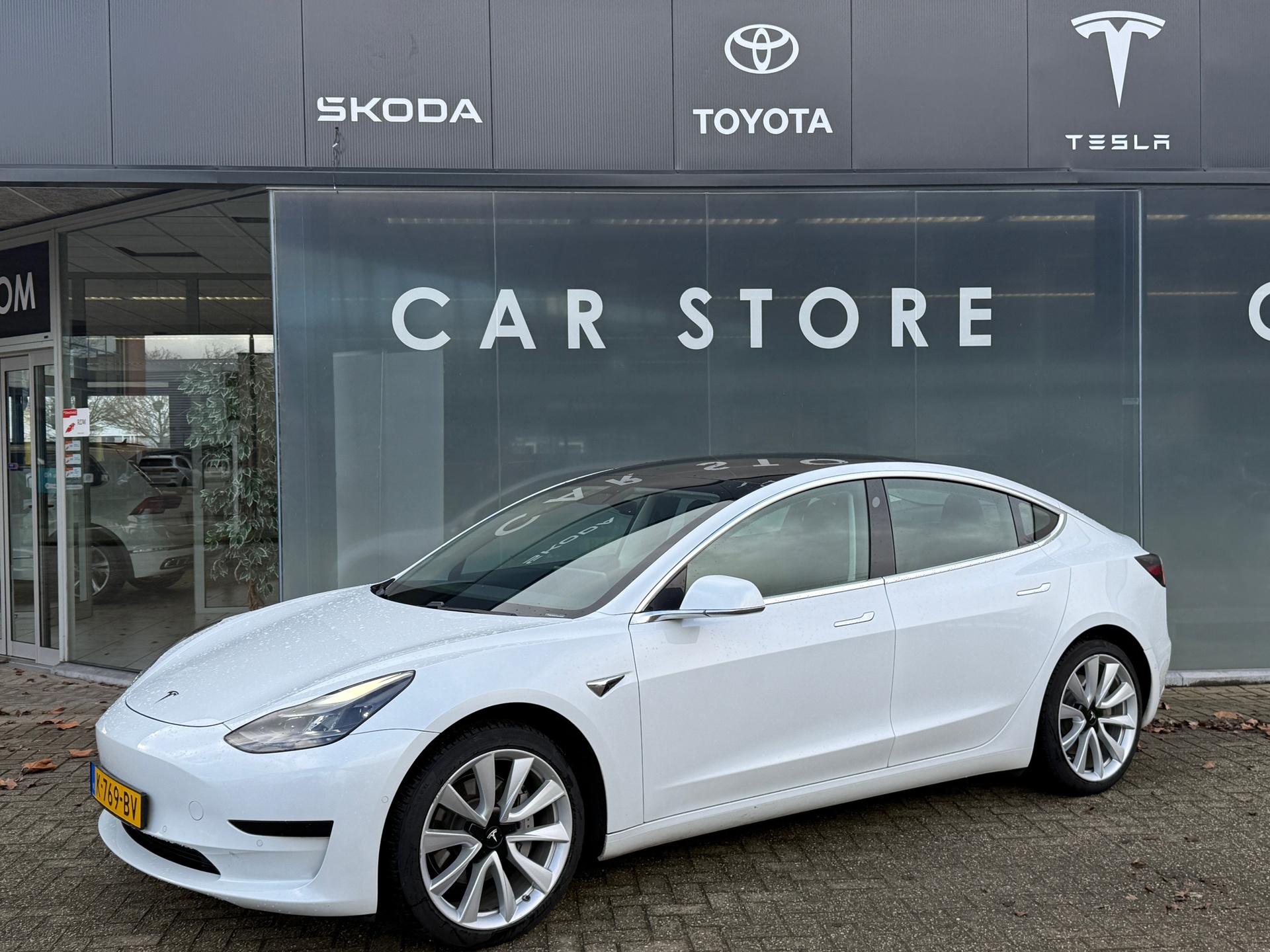 Tesla Model 3 Standard RWD Plus 60 kWh|LFP|96% SOH|19 INCH 2020 - voorkant