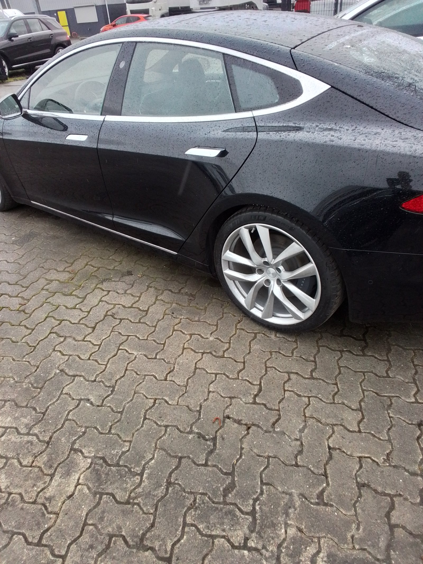 Inspectiefoto van Tesla Model S