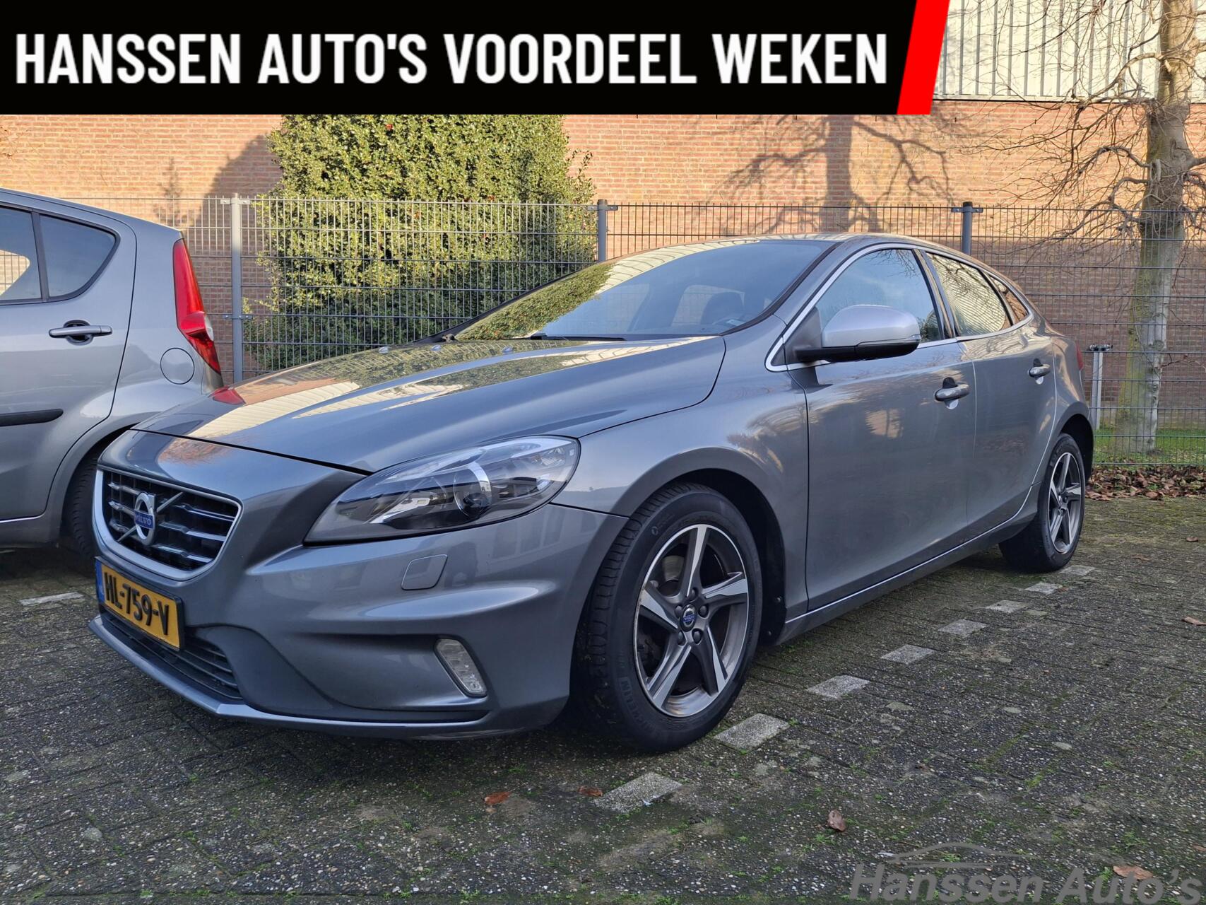 Volvo V40 2.0 D2 Momentum R line 2015 - voorkant