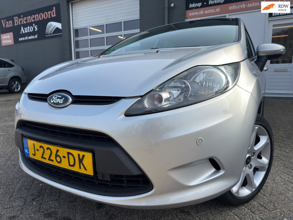 Ford Fiesta 1.25 Trend 2011 - voorkant