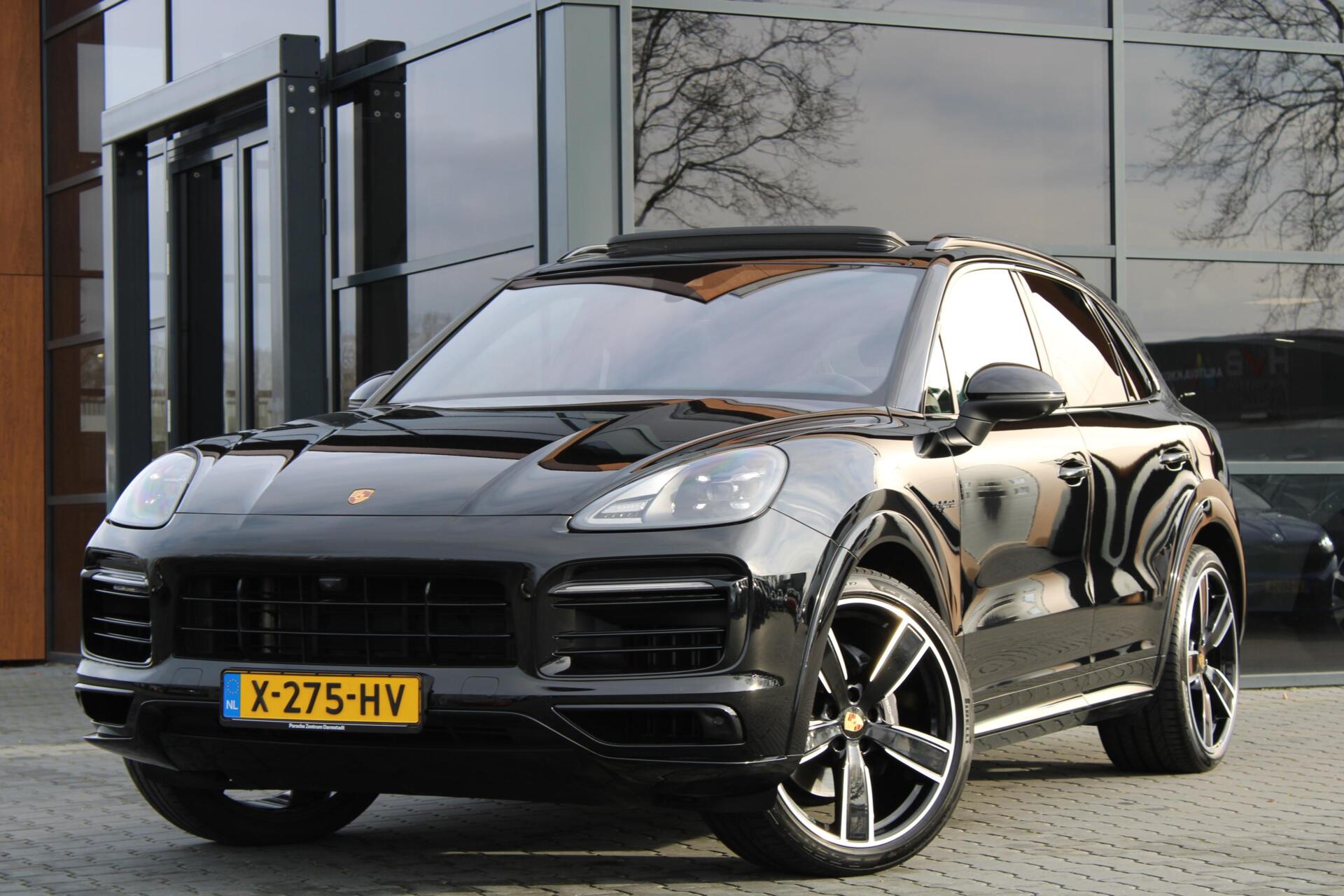 Foto van PORSCHE CAYENNE E-HYBRID
