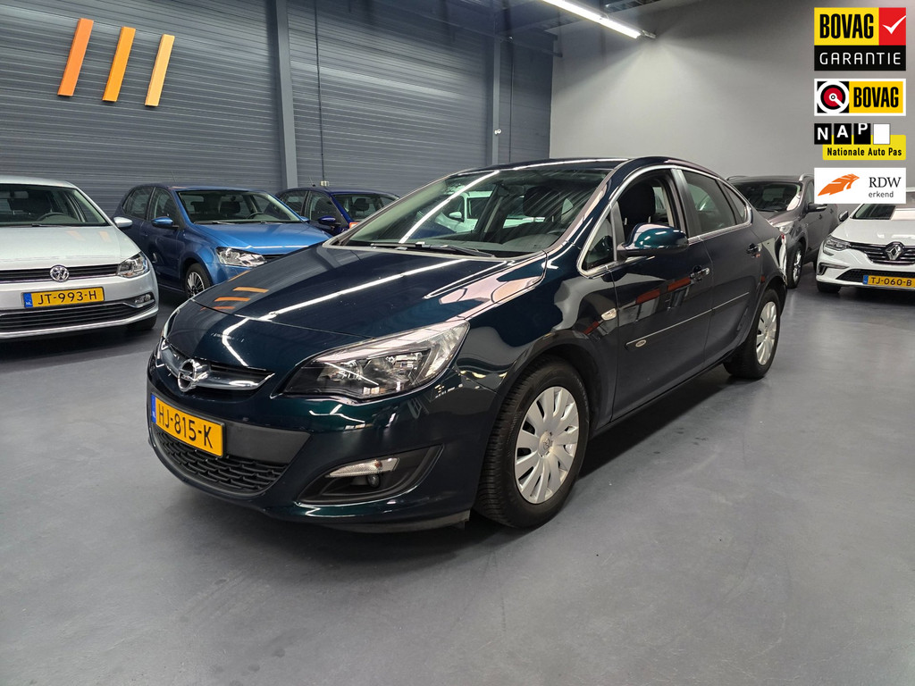 Opel Astra 1.4 Turbo Edition 2015 - voorkant