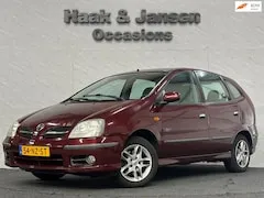 Foto van Nissan Almera Tino