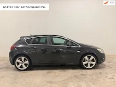 Opel Astra 2.0 CDTi GT 2011 - voorkant