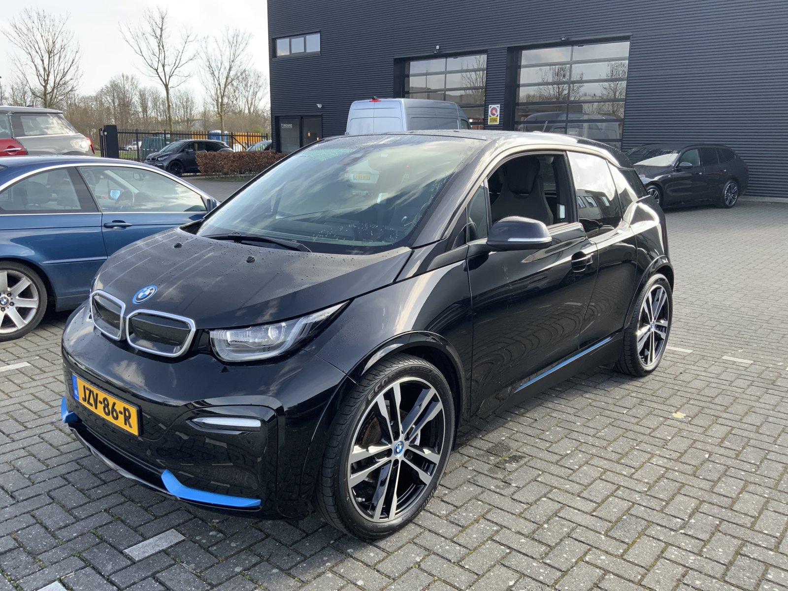 BMW I3 S 120Ah RoadSt. Ed. 2022 - voorkant
