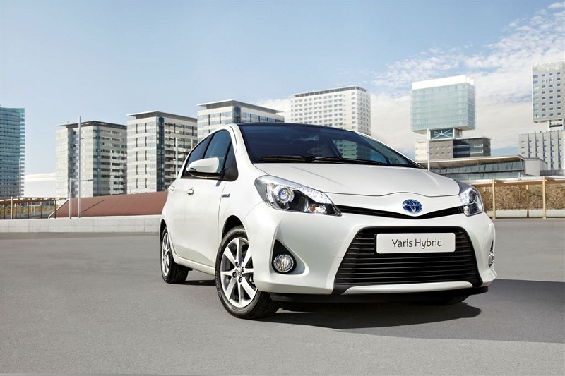 Toyota Yaris 1.5 Full Hybrid Asp. 2012 - voorkant