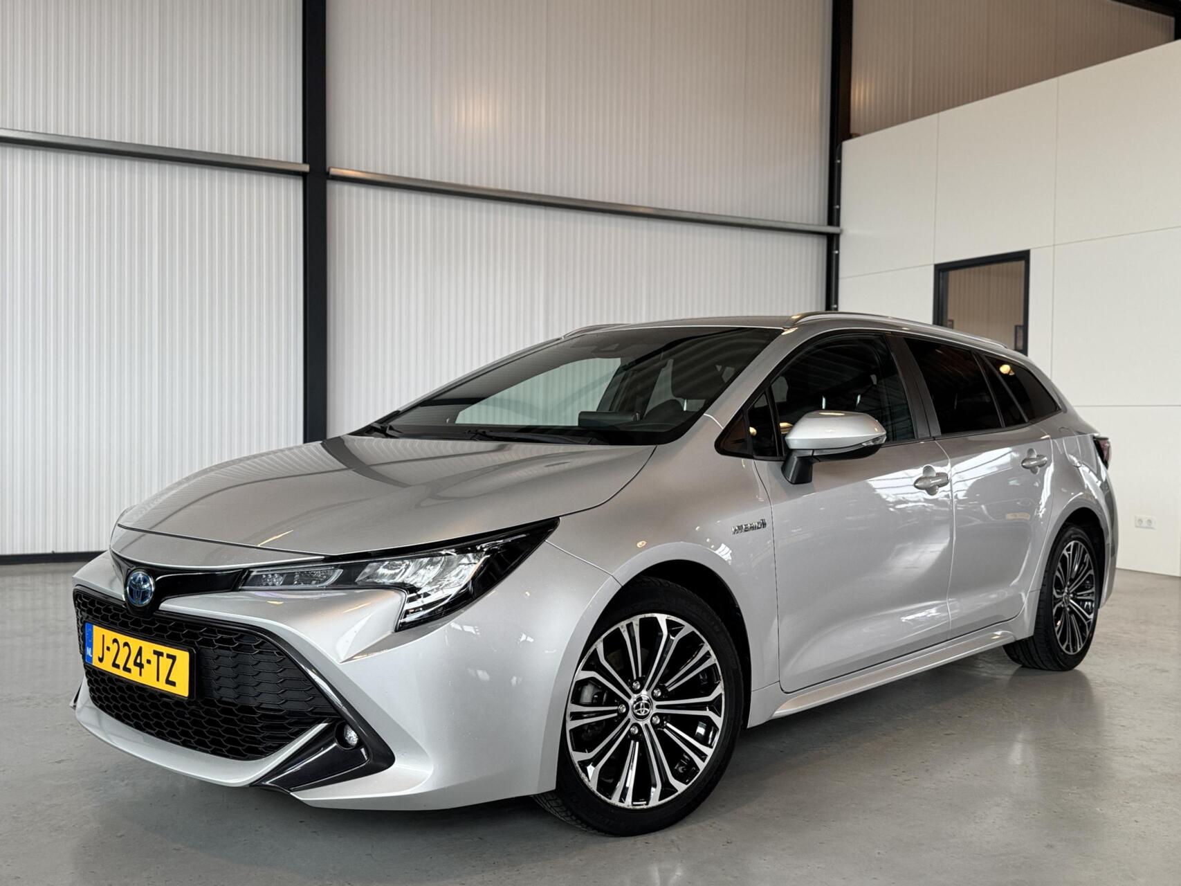 Toyota Toyota Corolla 1.8 Hybrid Dynamic|Camera|Stoelverw.|Apple&Android CarPlay| 2020 - voorkant