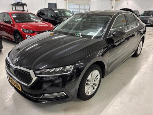 Skoda Octavia 1.0 TSI Business Edition 2021 - voorkant