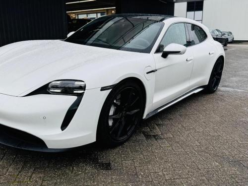 Foto van Porsche Taycan Sport Turismo