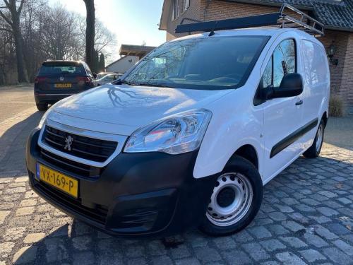 Foto van Peugeot Partner