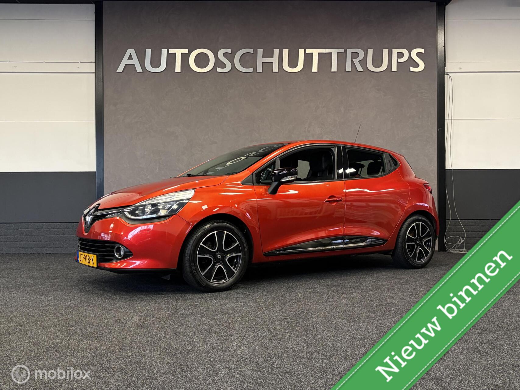 Renault Clio 0.9 TCe  LED / NAVI / AIRCO / CRUISE / LMV / TR,HAAK / DEALER O.H. 2016 - voorkant
