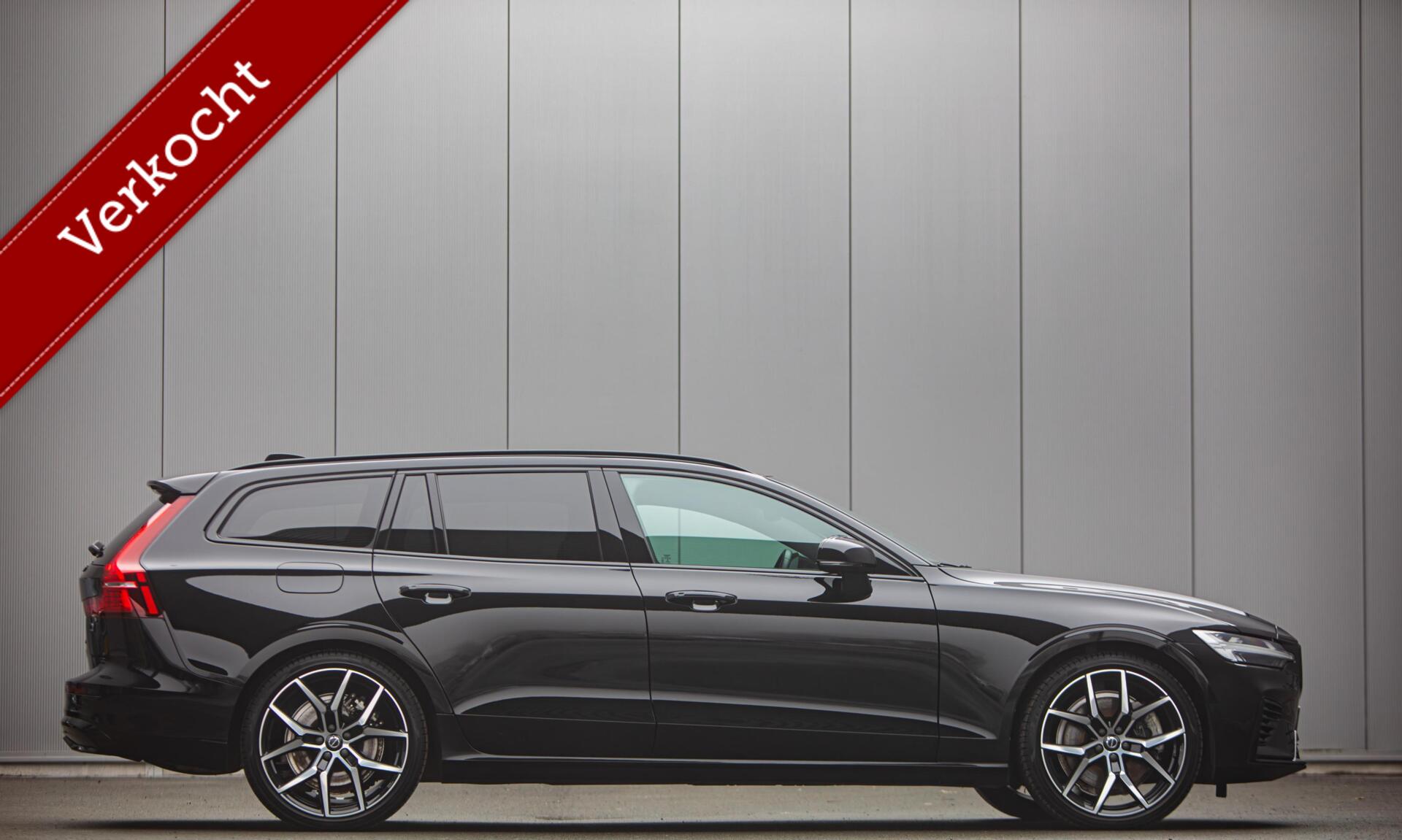 Volvo V60 2.0 T8 Plug-in hybrid AWD Plus Dark | Trekhaak | Polestar velgen 2022 - voorkant