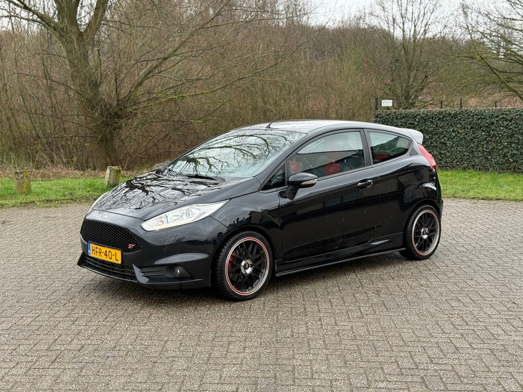 Ford Fiesta 1.6 ST2 2013 - voorkant
