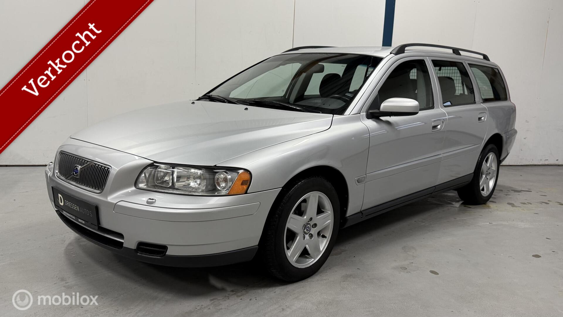 Volvo V70 2.4 Kinetic AUTOMAAT / YOUNGTIMER 2005 - voorkant