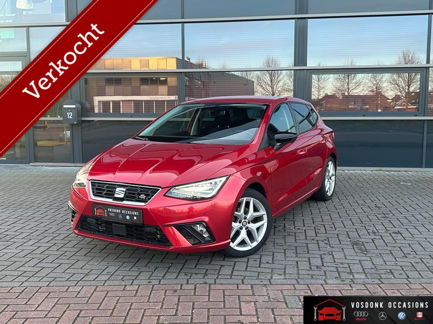 Seat Ibiza 1.5 TSI EVO FR/virtual cockpit/trekhaak/camera/navi 2019 - voorkant