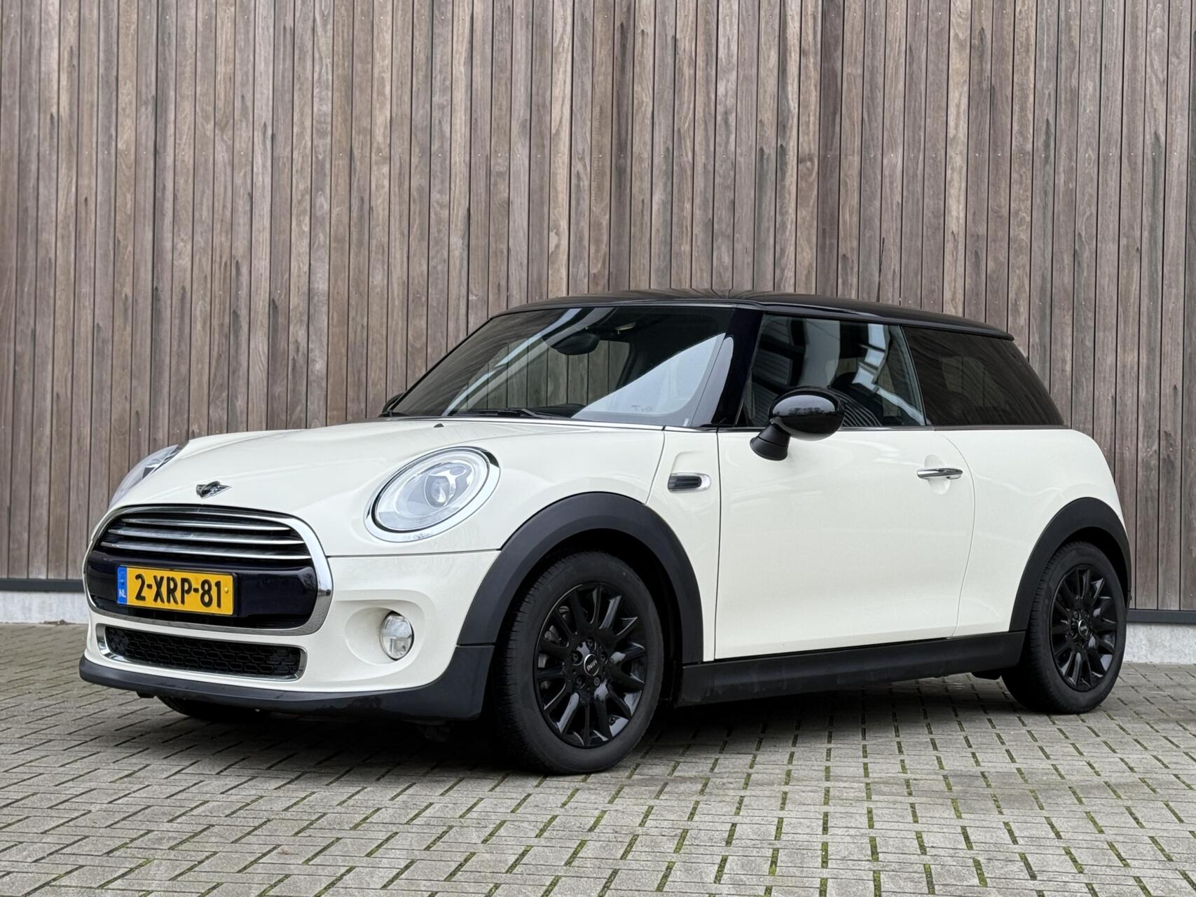 Foto van MINI COOPER